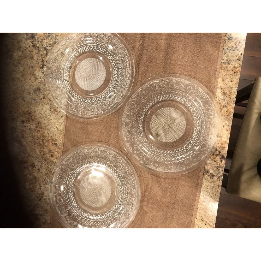 KIG MALAYSIA GLASS CLEAR FLEUR-DE-LIS PATTERN  3  DINNER PLATES 10